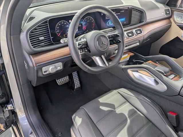 2025 Mercedes Benz GLS 580 4MATIC photo 3