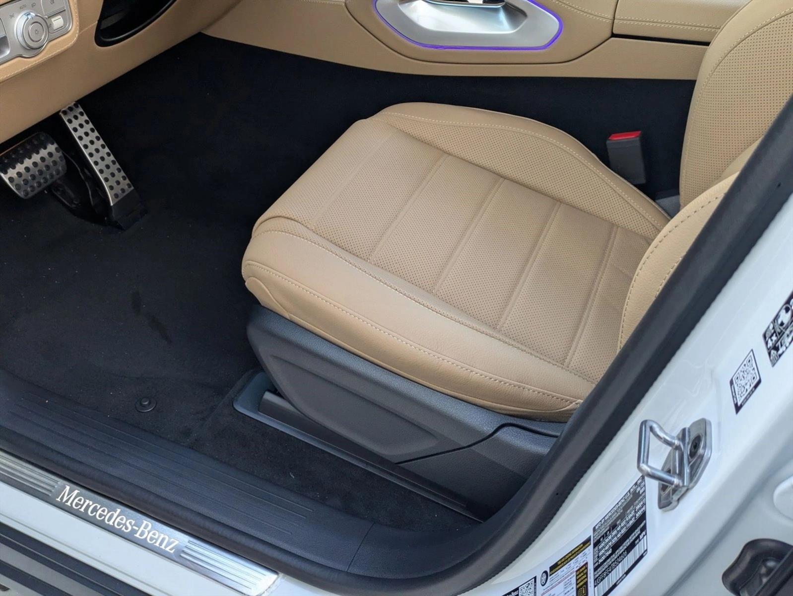 2026 Mercedes Benz GLS 580 4MATIC photo 4