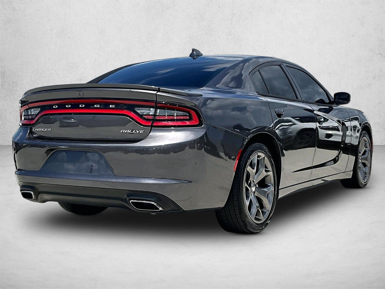 Used 2016 Dodge Charger SXT with VIN 2C3CDXHG4GH150330 for sale in Coconut Creek, FL