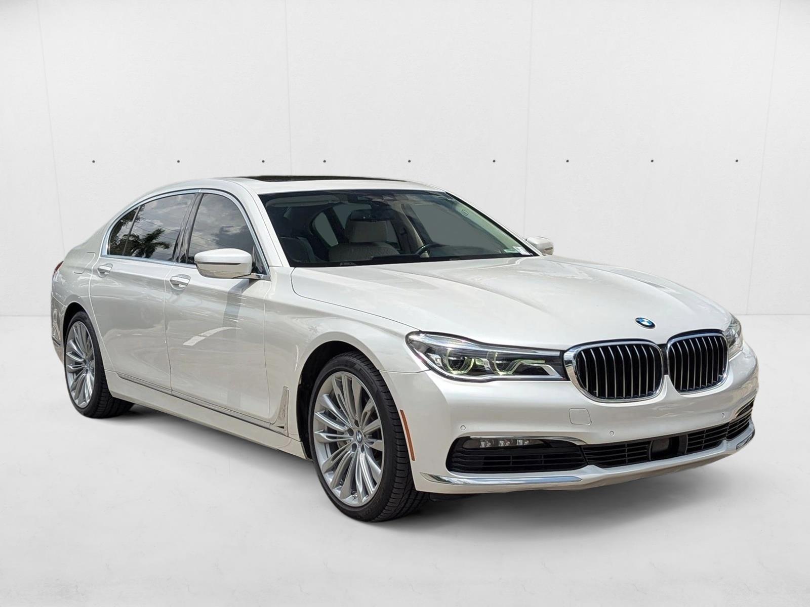 2018 Bmw 750i Sedan photo 3