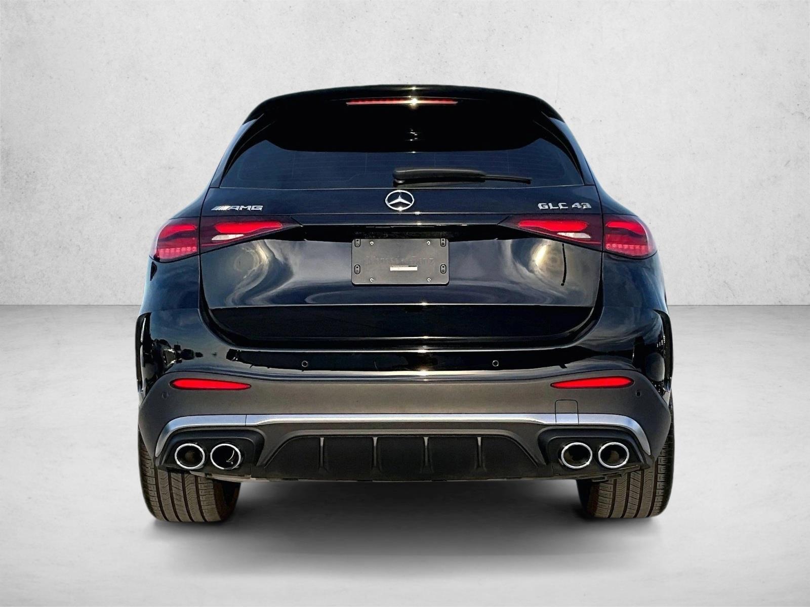 2025 Mercedes Benz GLC 4MATIC photo 4