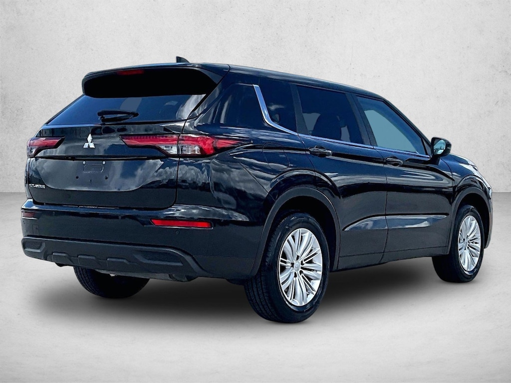 Used 2024 Mitsubishi Outlander ES SUV