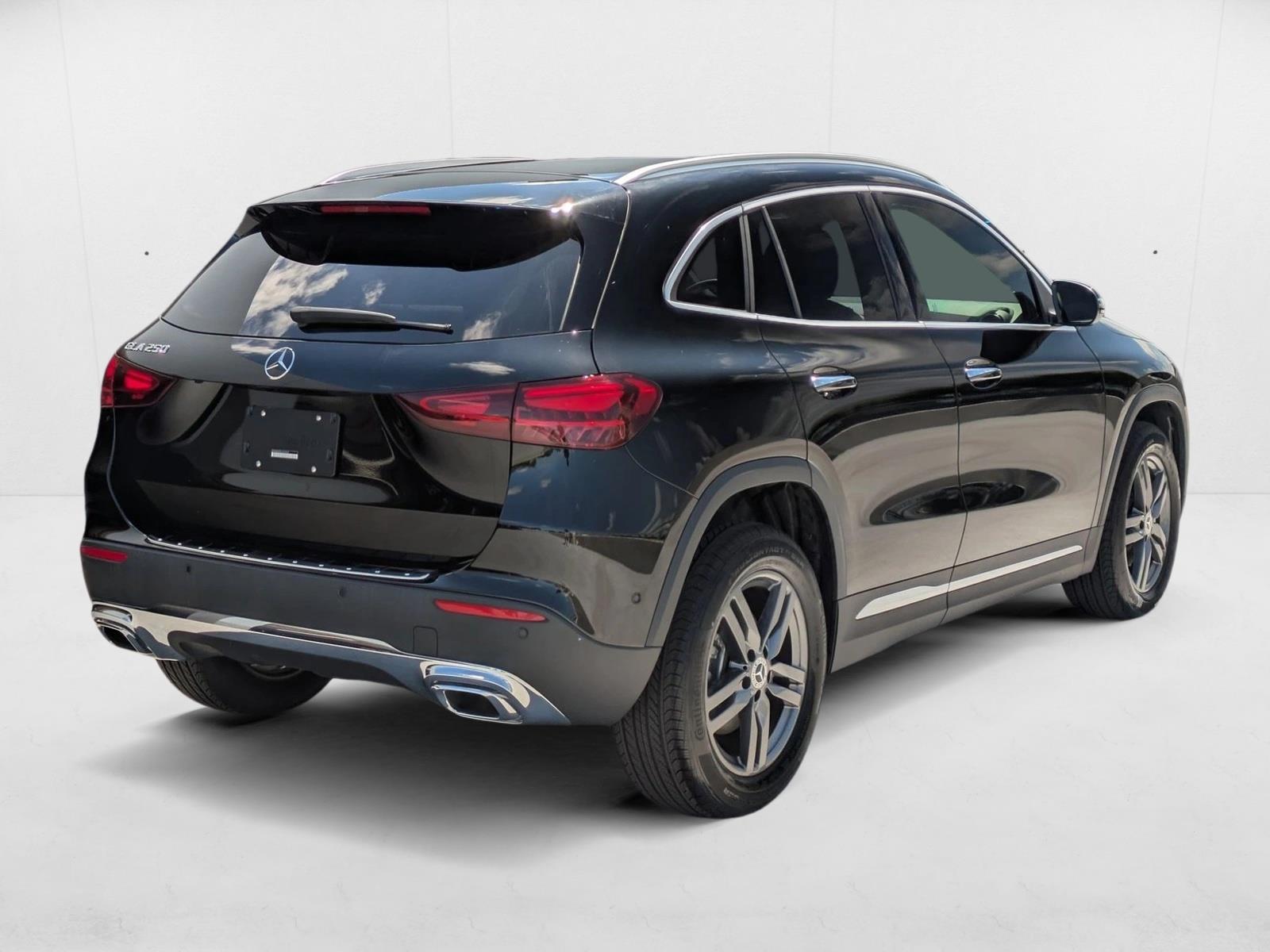 2025 Mercedes Benz GLA 250 photo 2