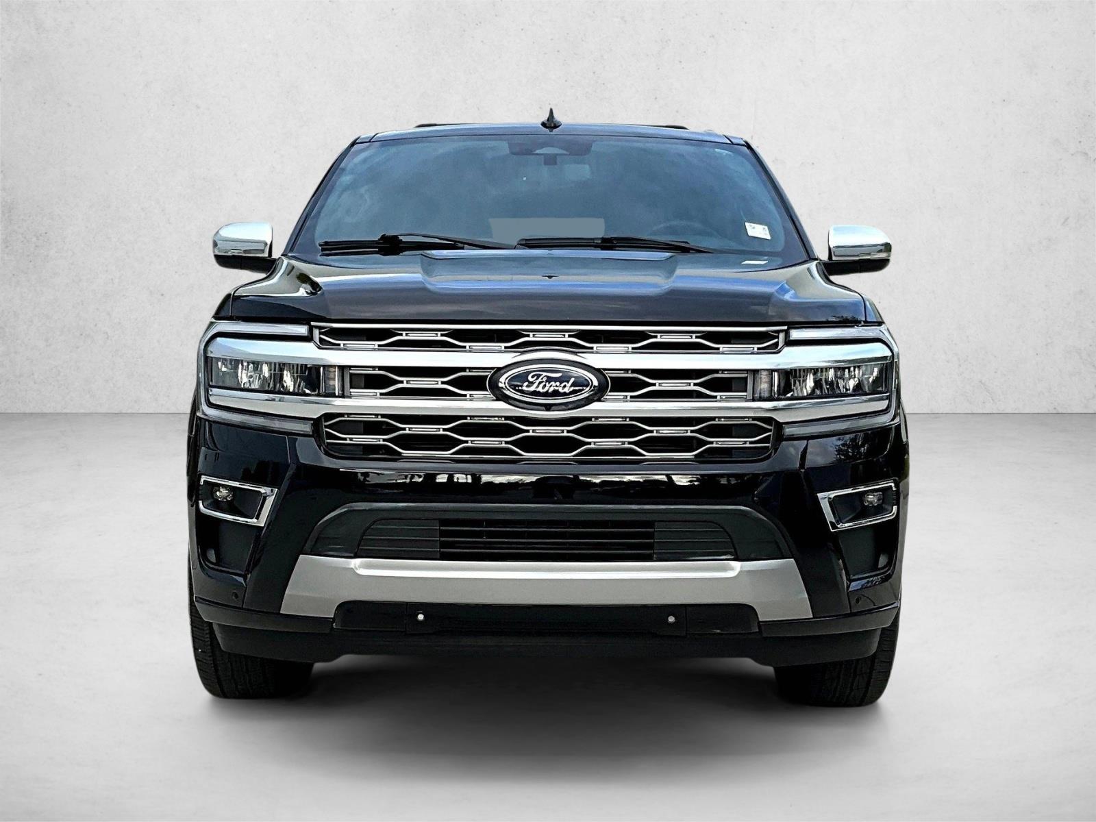 2024 Ford Expedition MAX Platinum photo 3