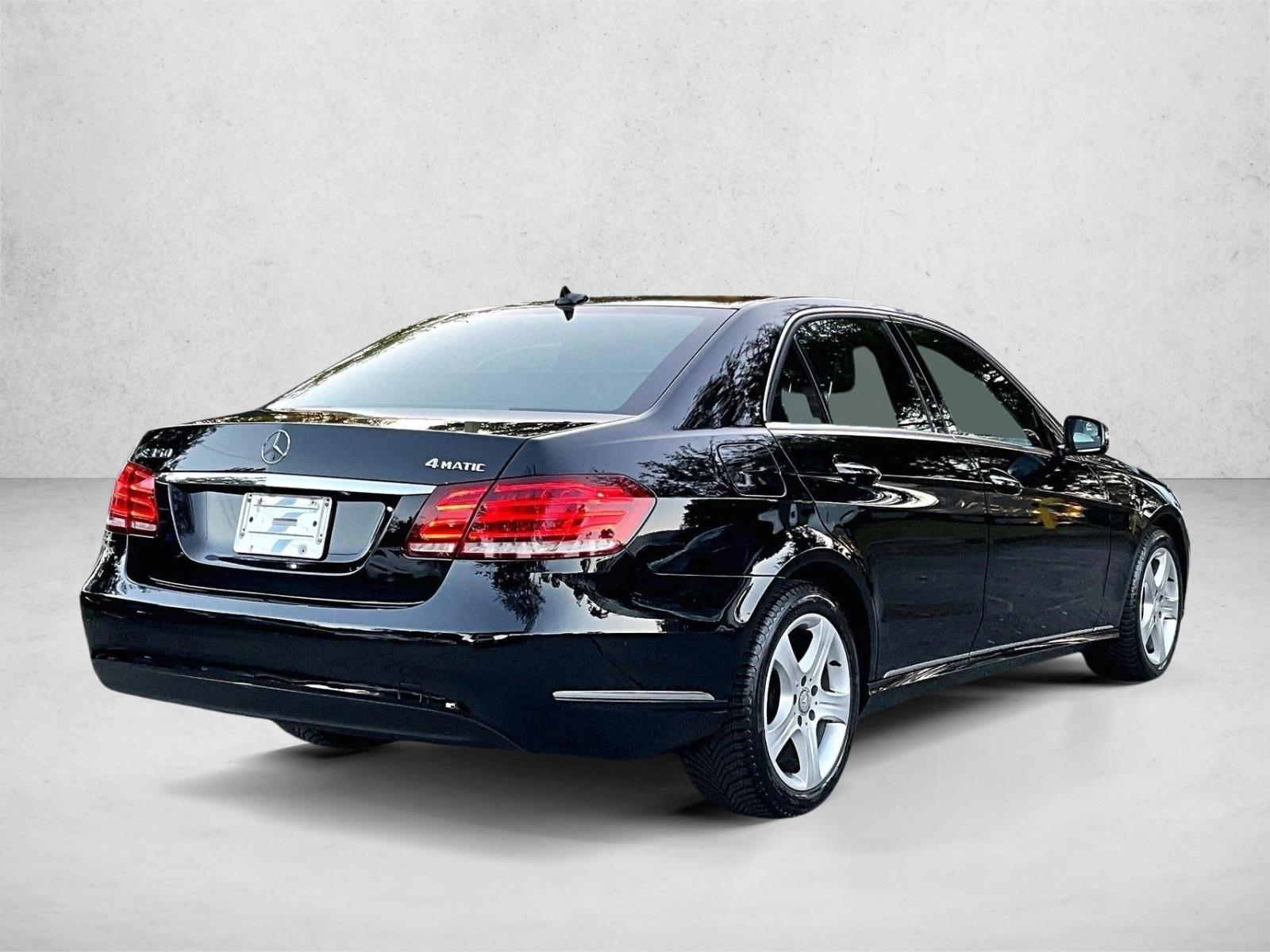 2014 Mercedes Benz E 350 4MATIC Sedan photo 2