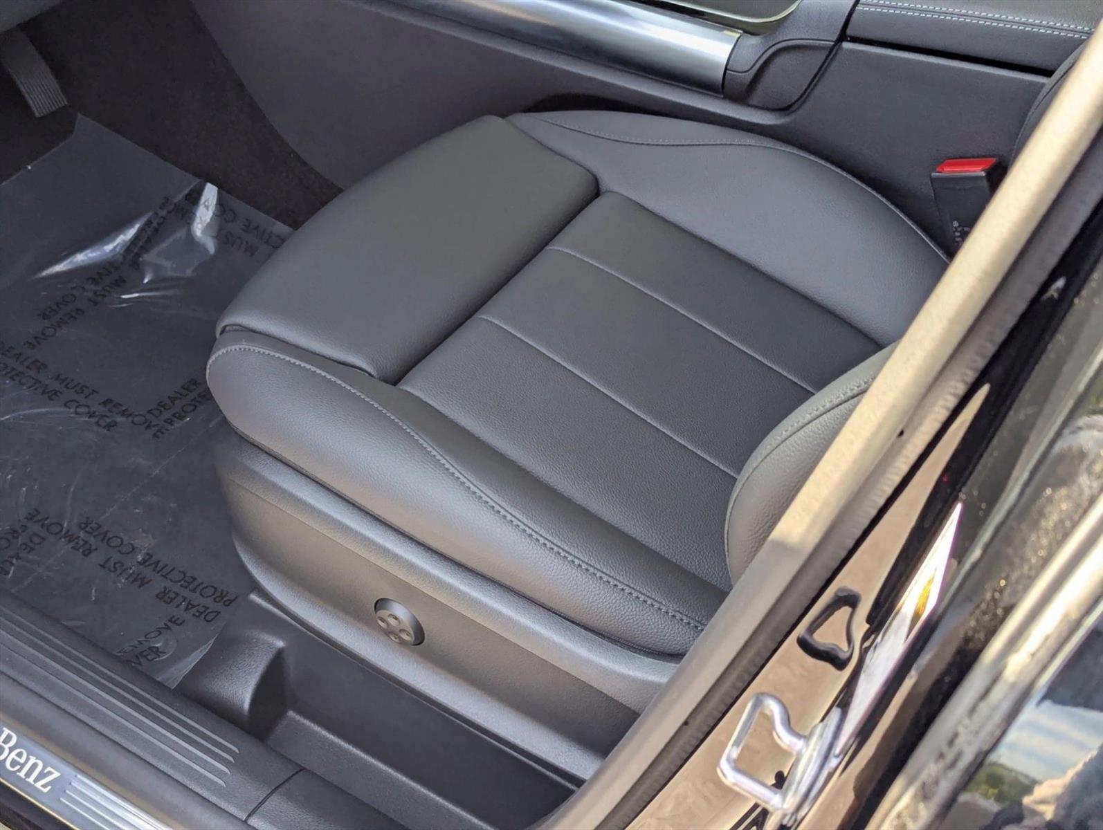 2025 Mercedes Benz GLA 250 photo 2