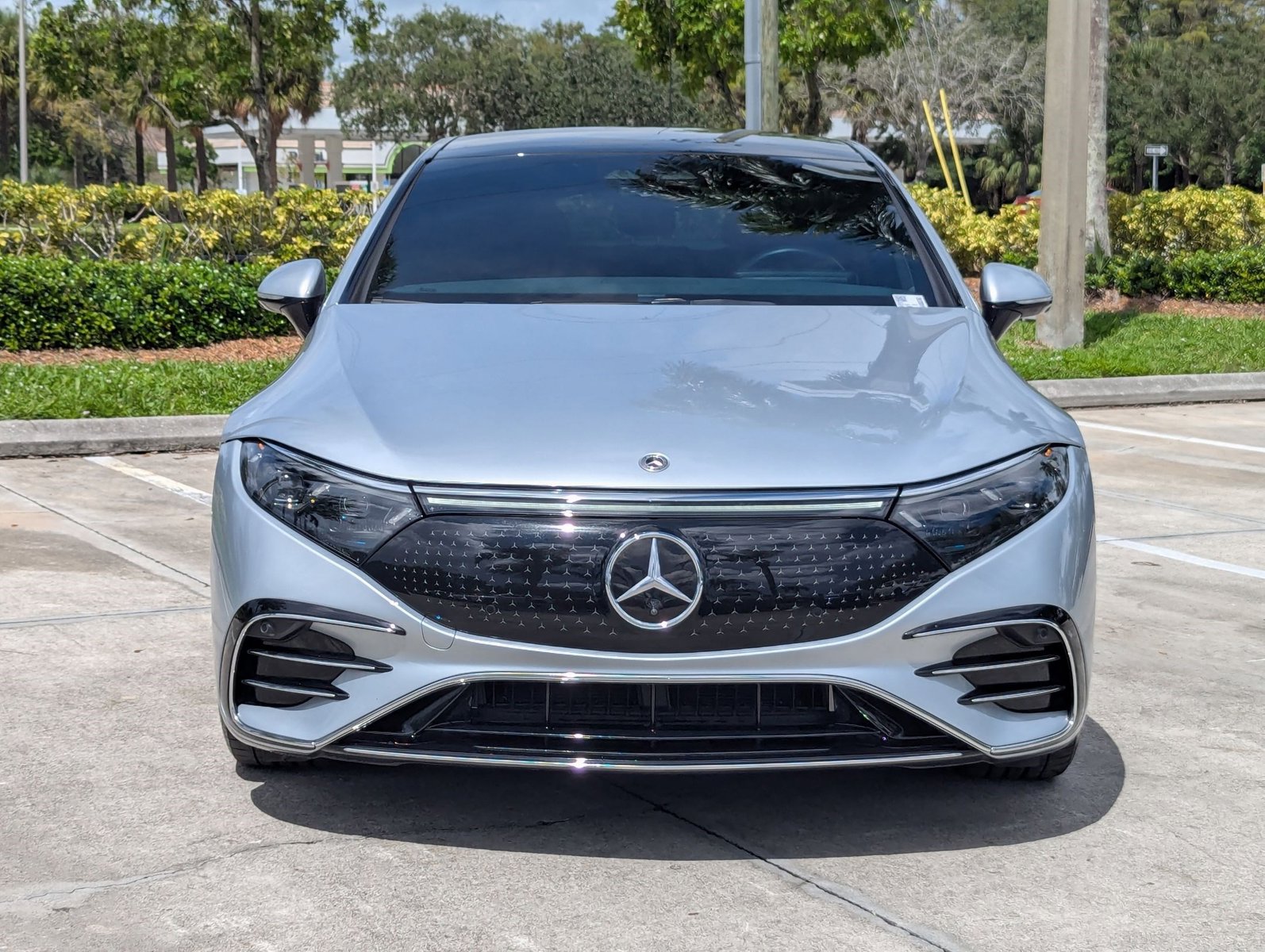 2022 Mercedes Benz EQS Sedan 450 photo 2