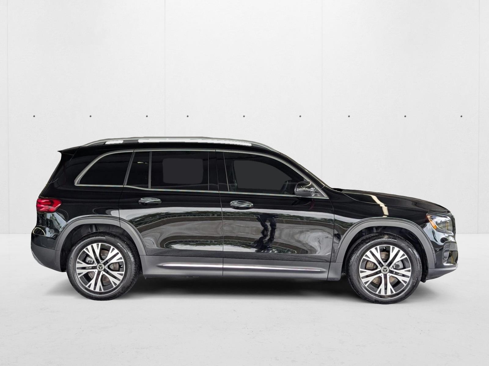 2025 Mercedes Benz GLB 250 photo 4