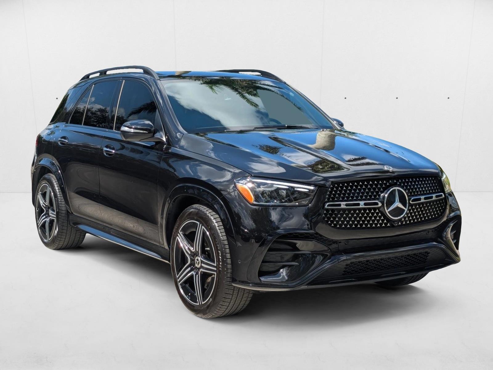2025 Mercedes Benz GLE 4MATIC photo 3