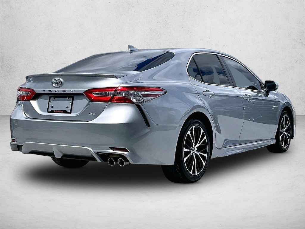 Used 2019 Toyota Camry SE Sedan