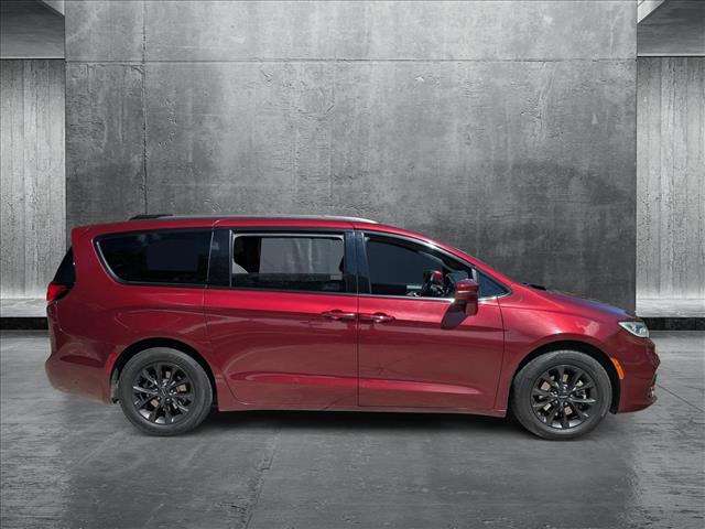 2021 Chrysler Pacifica Touring photo 4