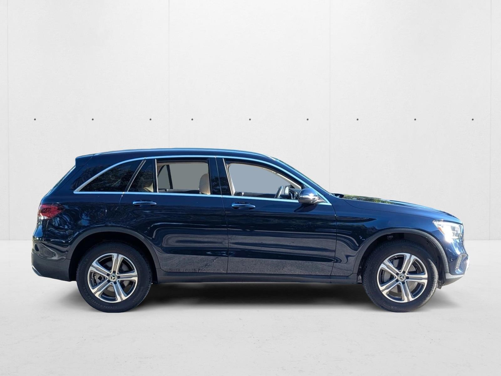 2021 Mercedes Benz GLC 300 photo 2
