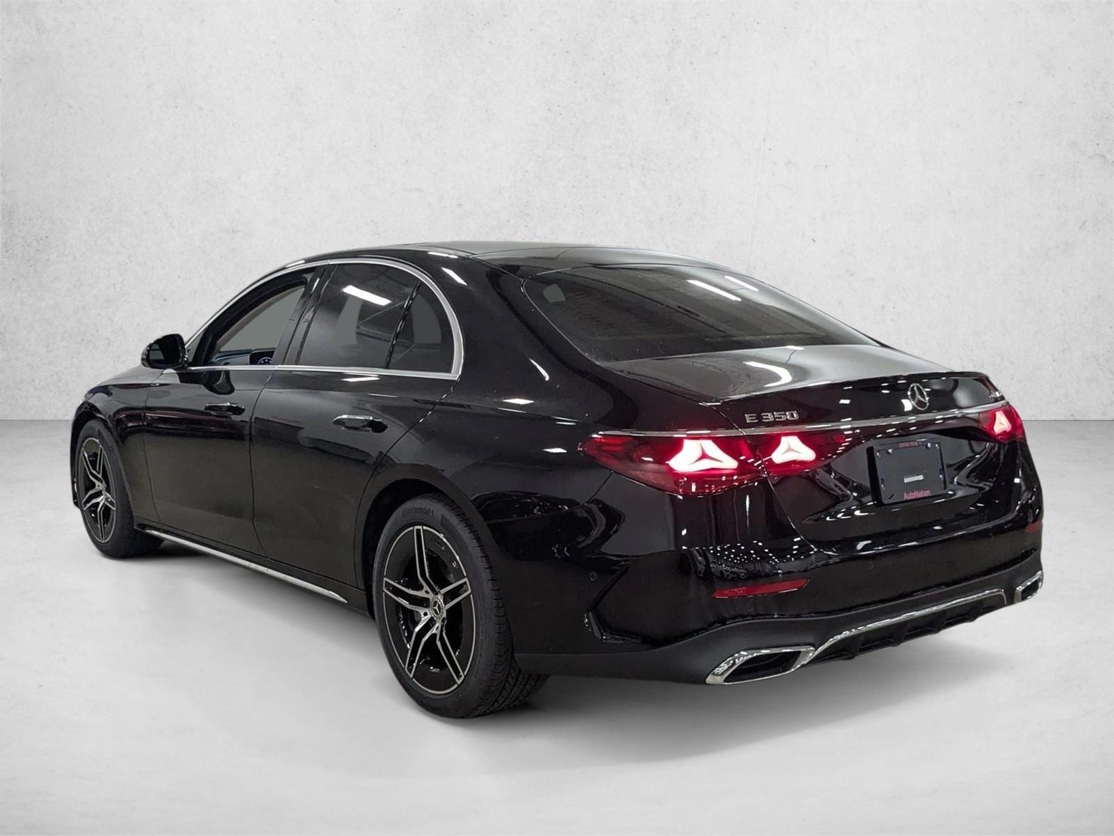 2025 Mercedes-Benz E-Class E350 - Photo 8