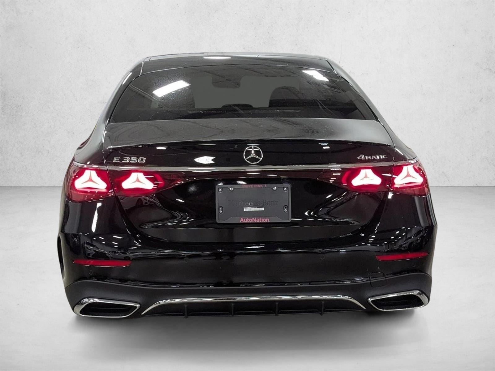 2025 Mercedes-Benz E-Class E350 - Photo 7