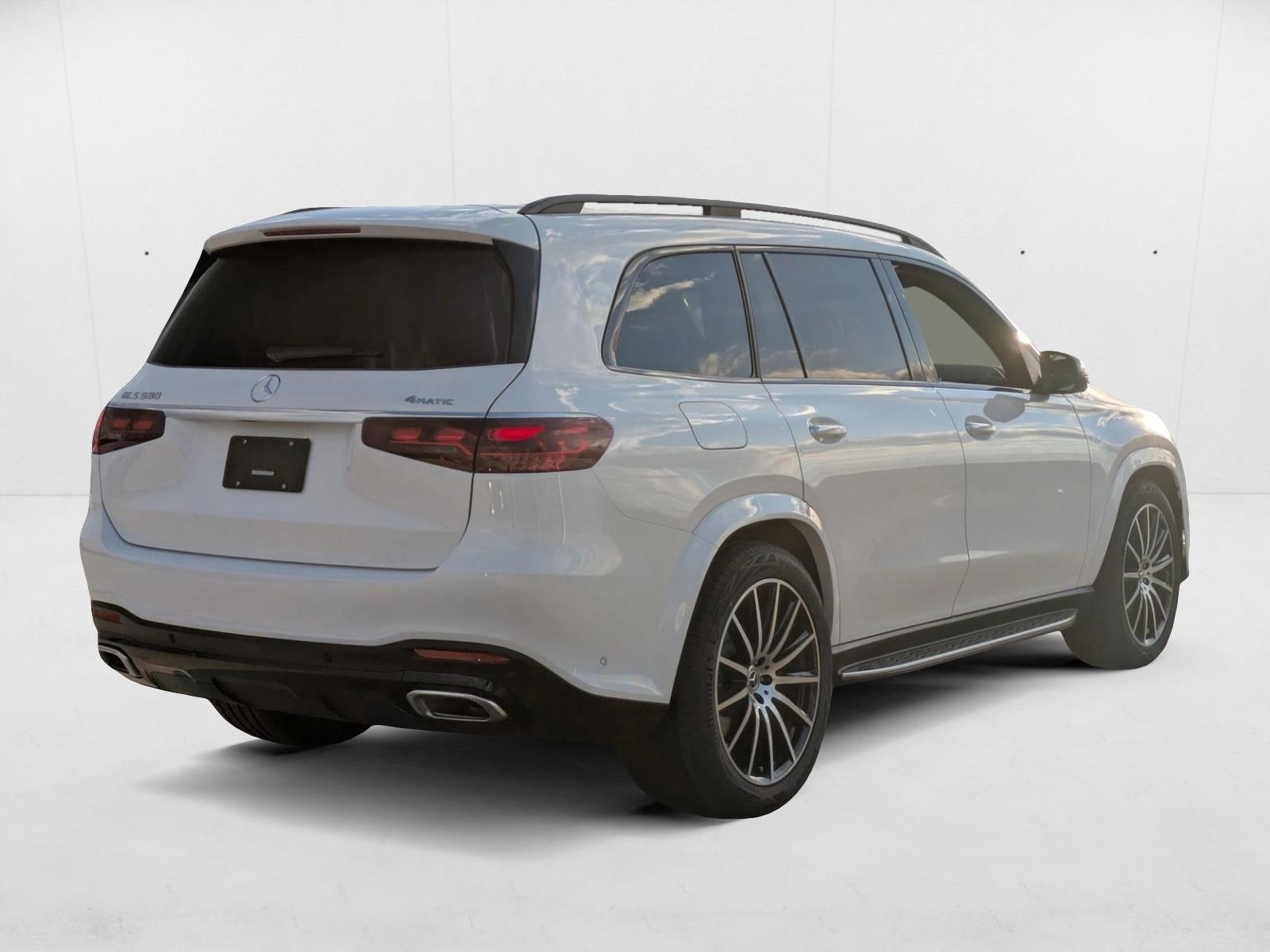 2026 Mercedes Benz GLS 580 4MATIC photo 2