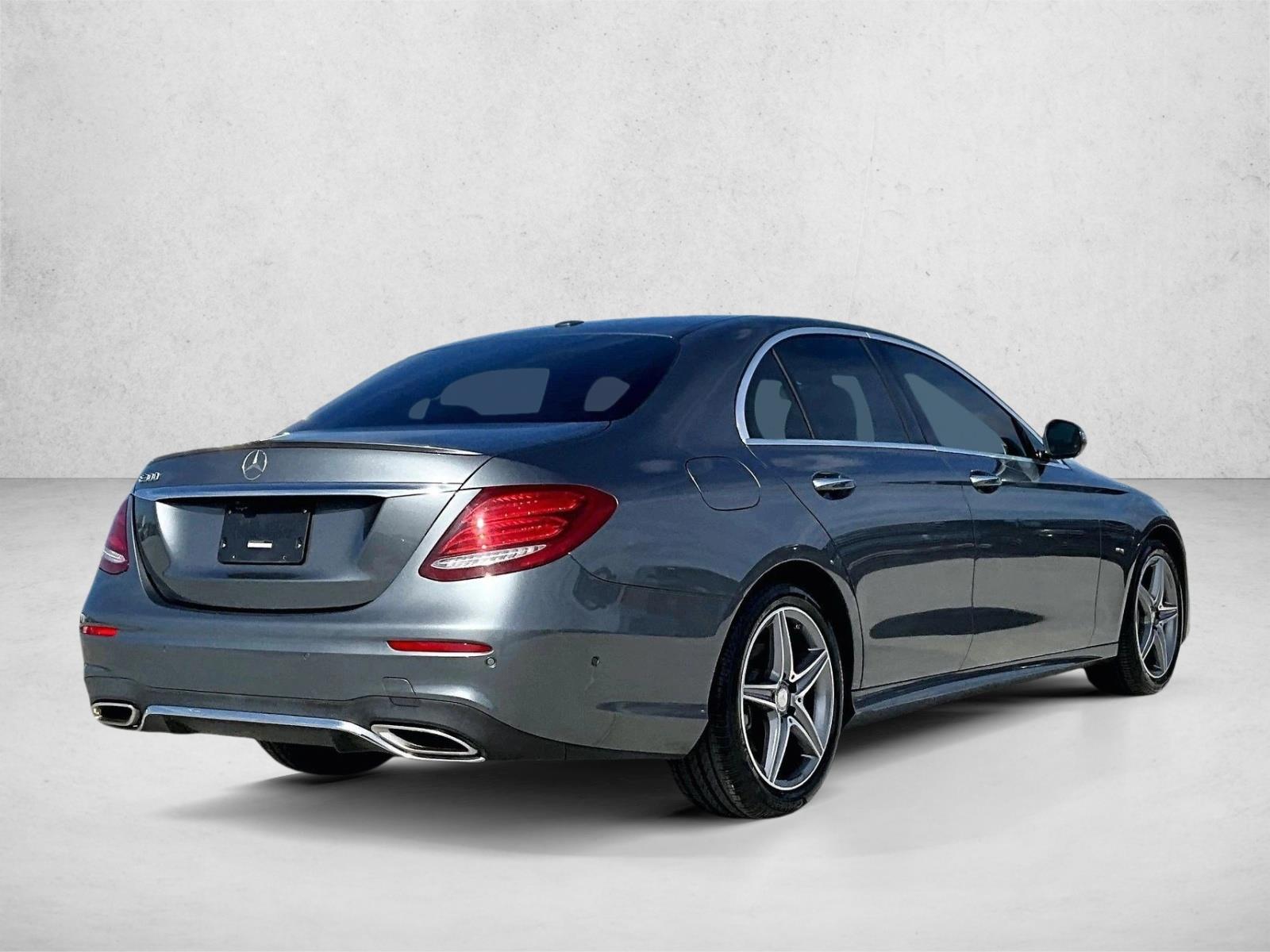 2017 Mercedes Benz E 300 Sedan photo 2