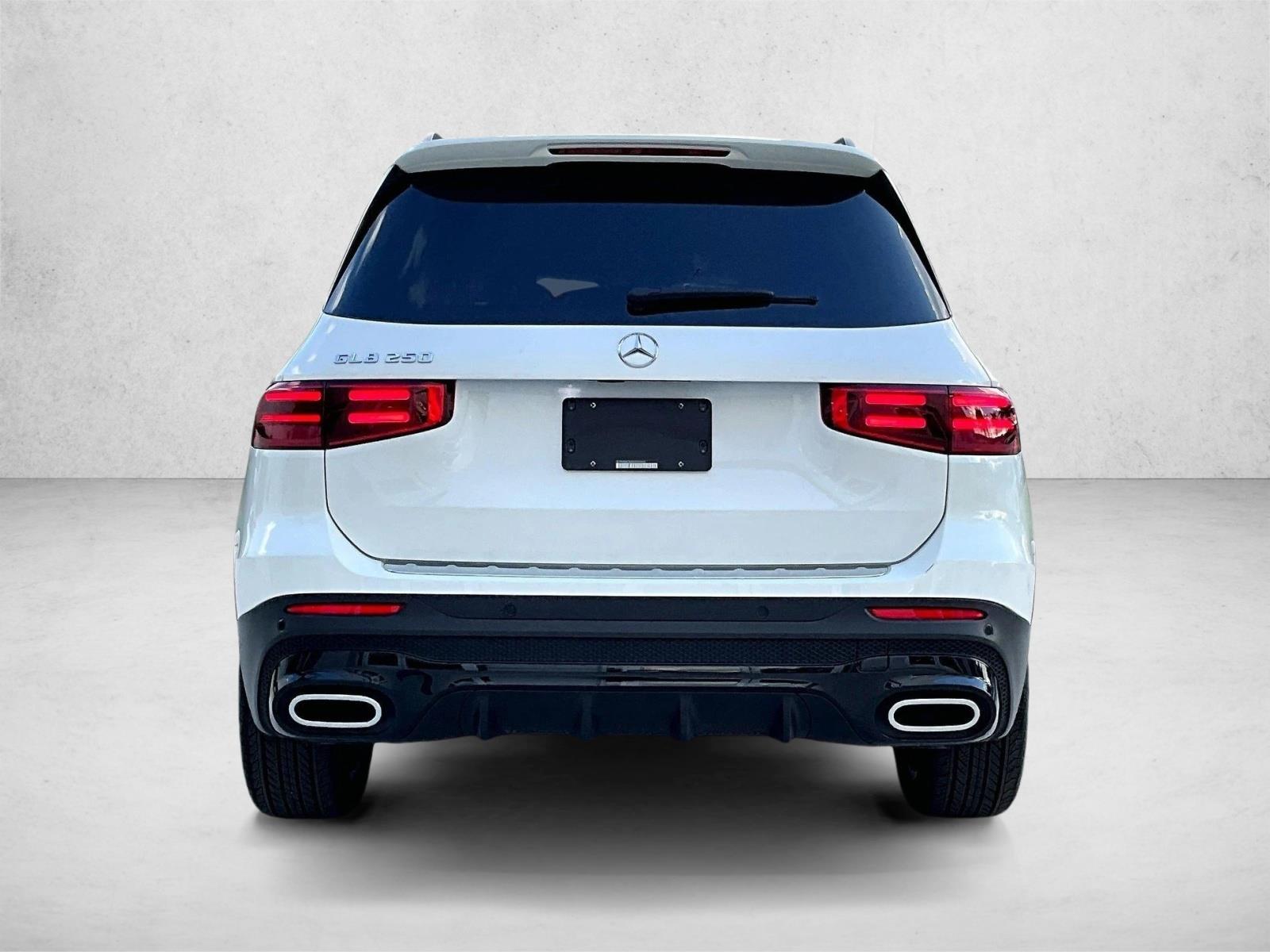 2025 Mercedes Benz GLB 250 photo 3