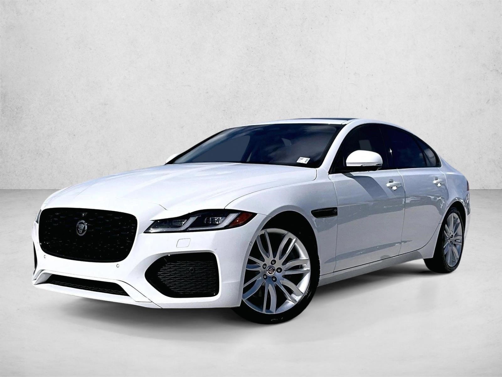 2021 Jaguar XF SE's photo