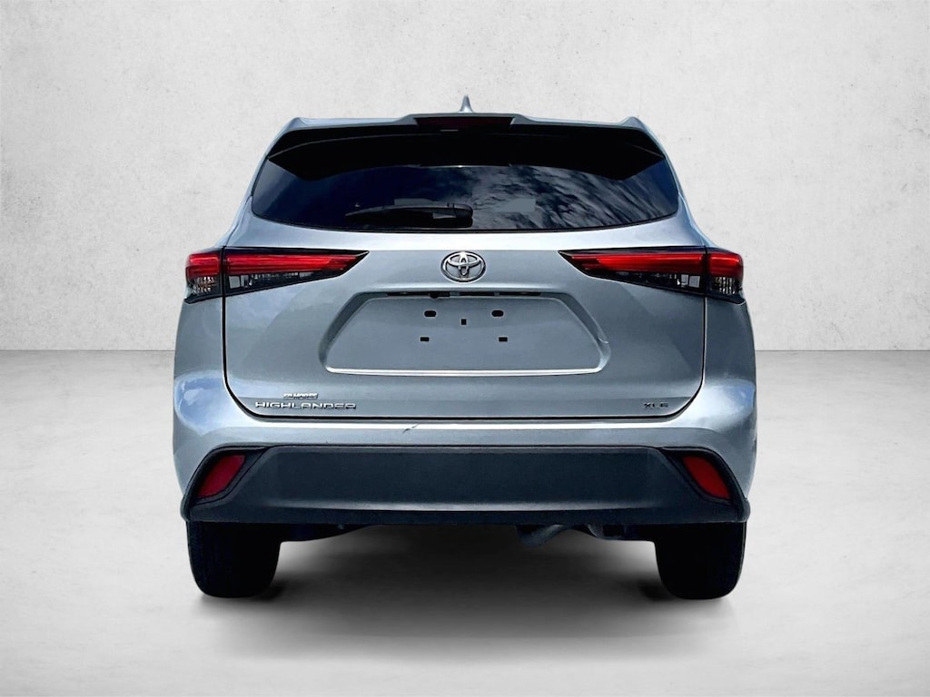 Used 2022 Toyota Highlander XLE SUV