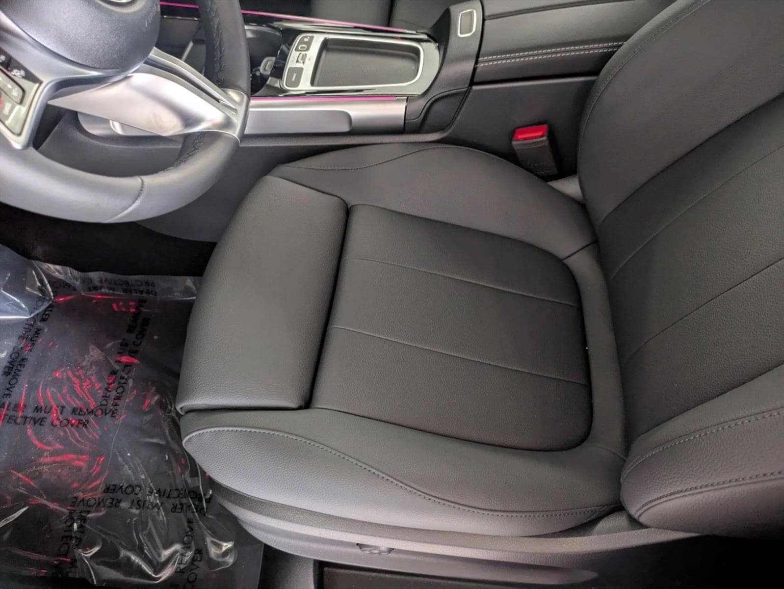 2025 Mercedes Benz GLB 250 photo 4