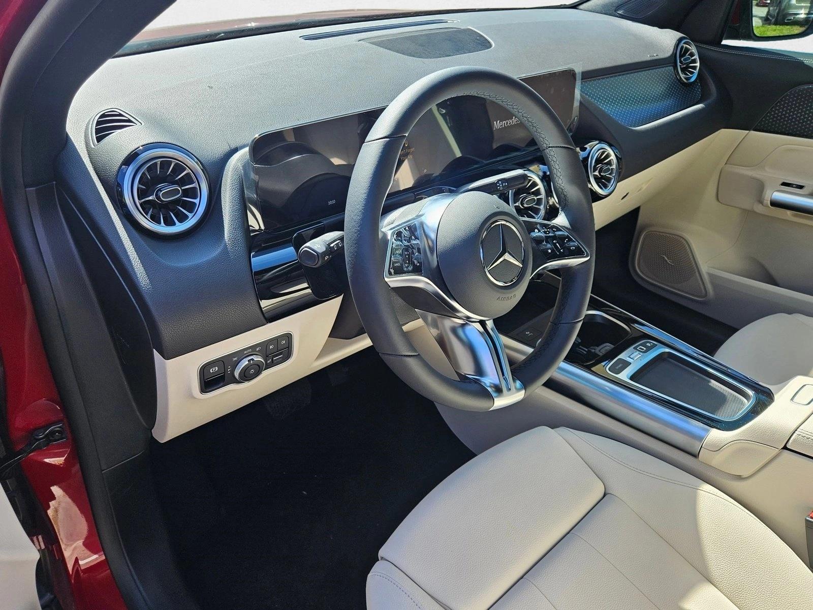 2025 Mercedes Benz GLA 250 photo 3