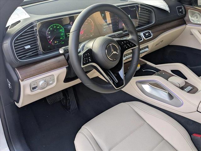 2025 Mercedes Benz GLS 450 4MATIC photo 2