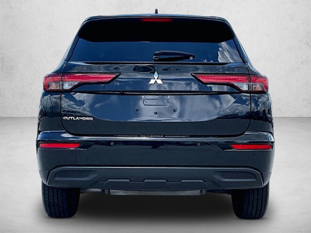 Used 2024 Mitsubishi Outlander ES SUV