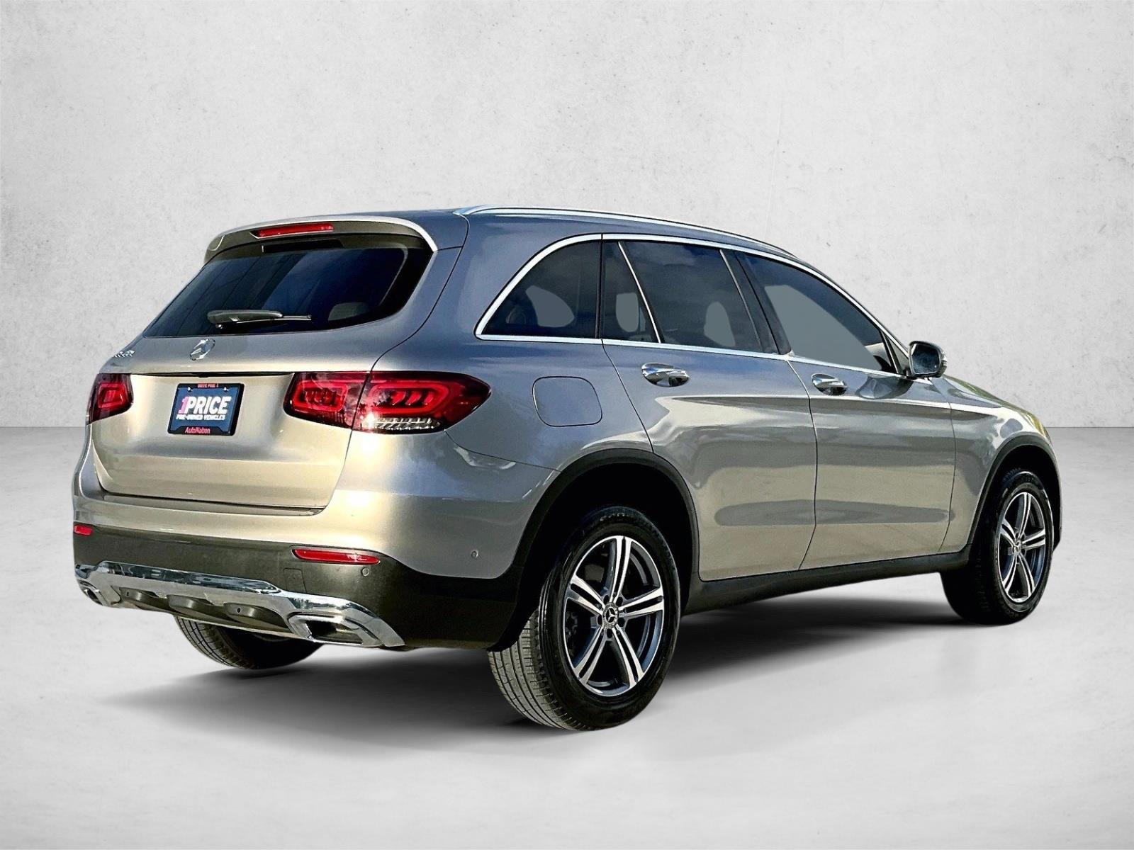 2022 Mercedes Benz GLC 300 photo 2