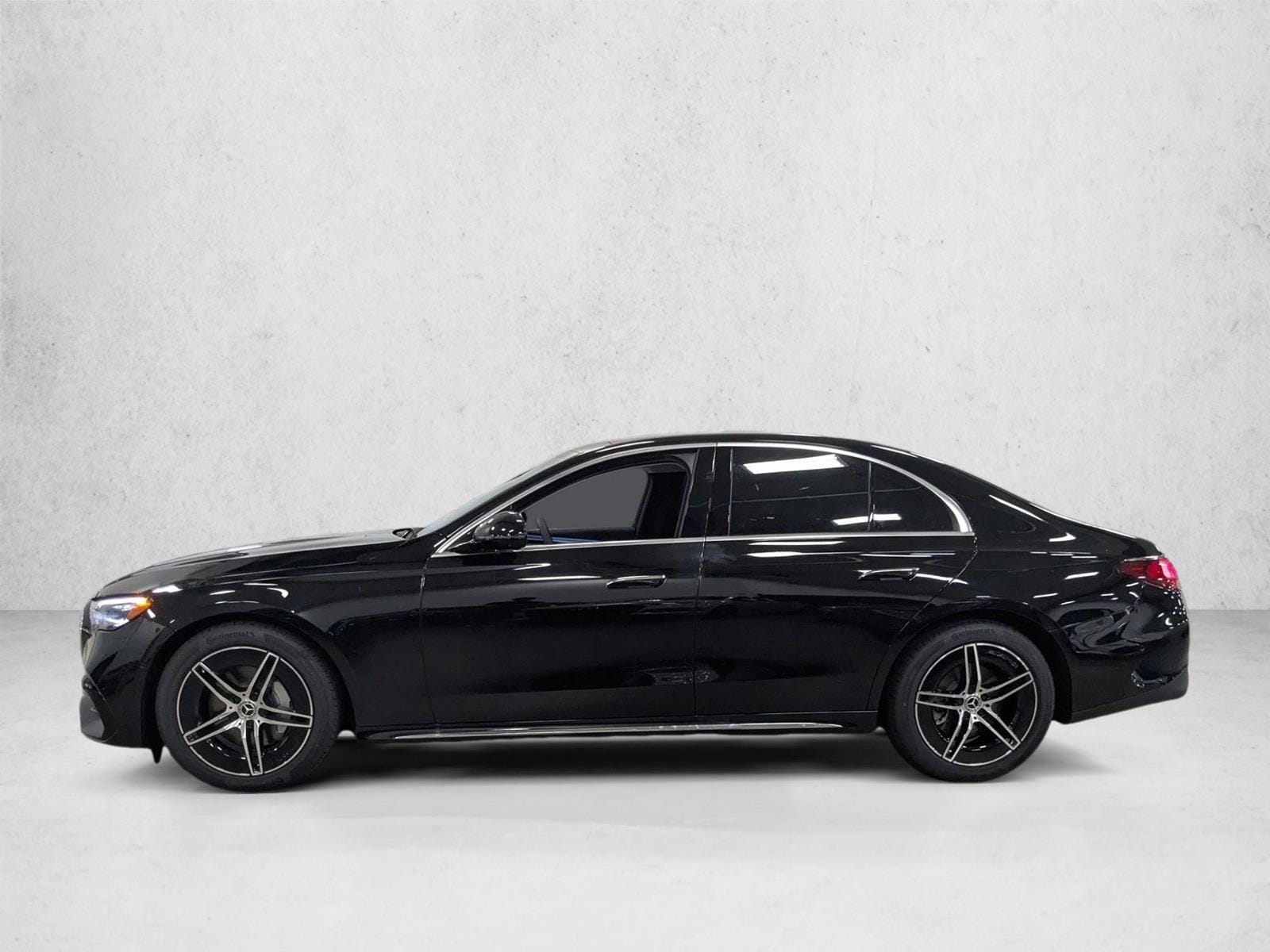 2025 Mercedes-Benz E-Class E350 - Photo 5