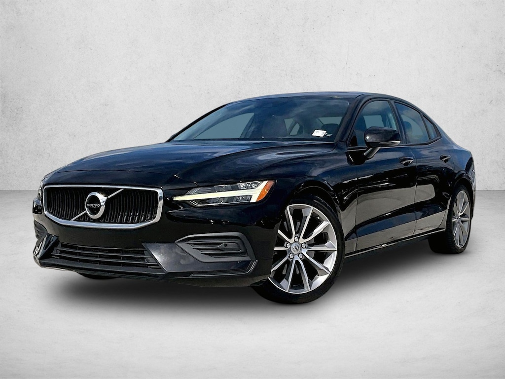Used 2020 Volvo S60 T5 Momentum Sedan