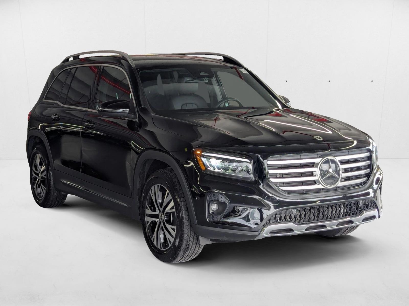 2025 Mercedes Benz GLB 250 photo 3