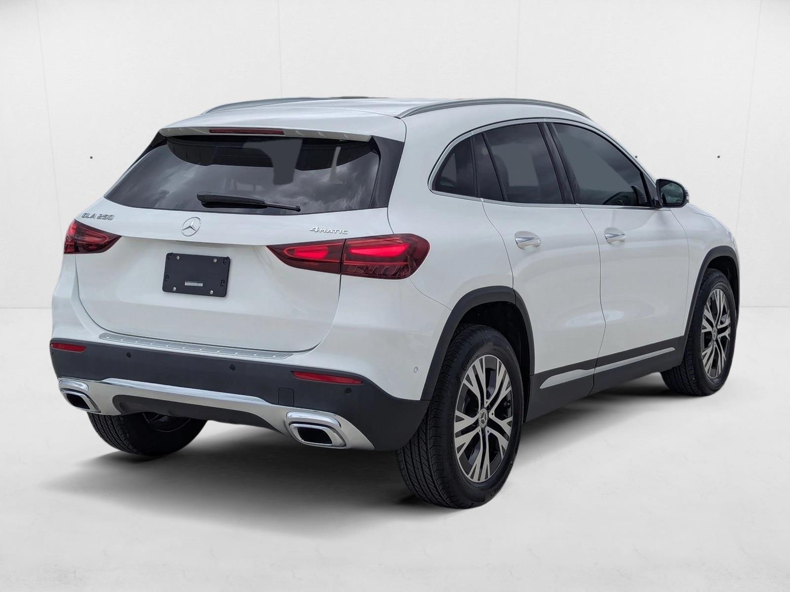 2025 Mercedes Benz GLA 250 4MATIC photo 2