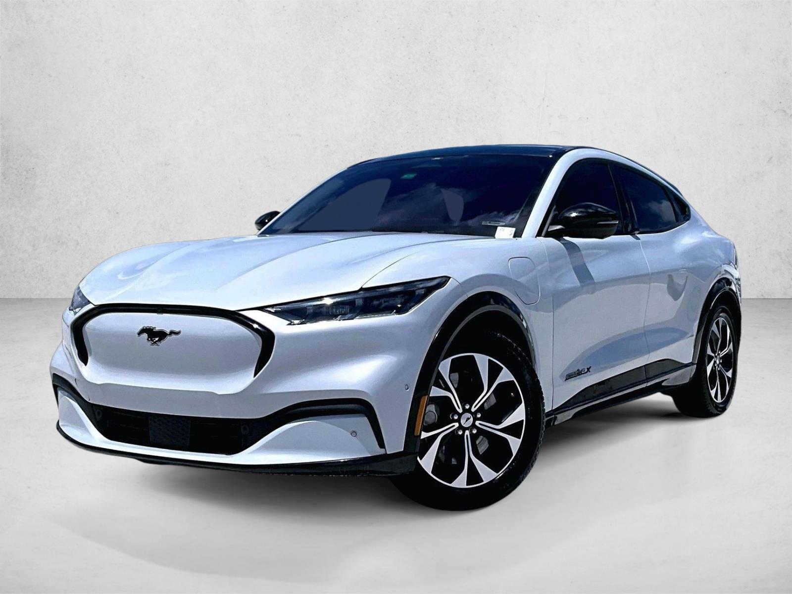 2023 Ford Mustang-Mach-e Premium's photo