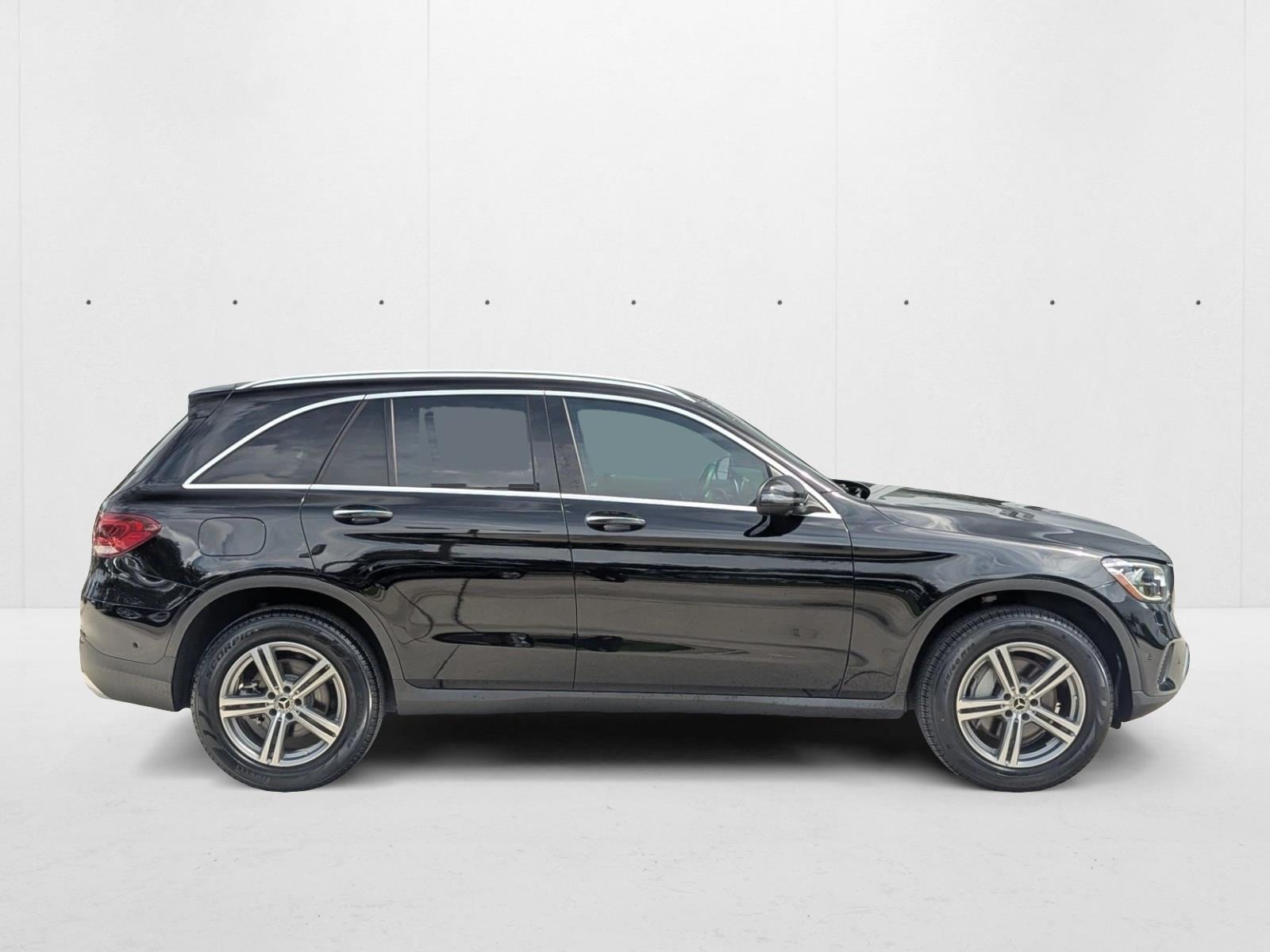 2022 Mercedes Benz GLC 300 photo 4