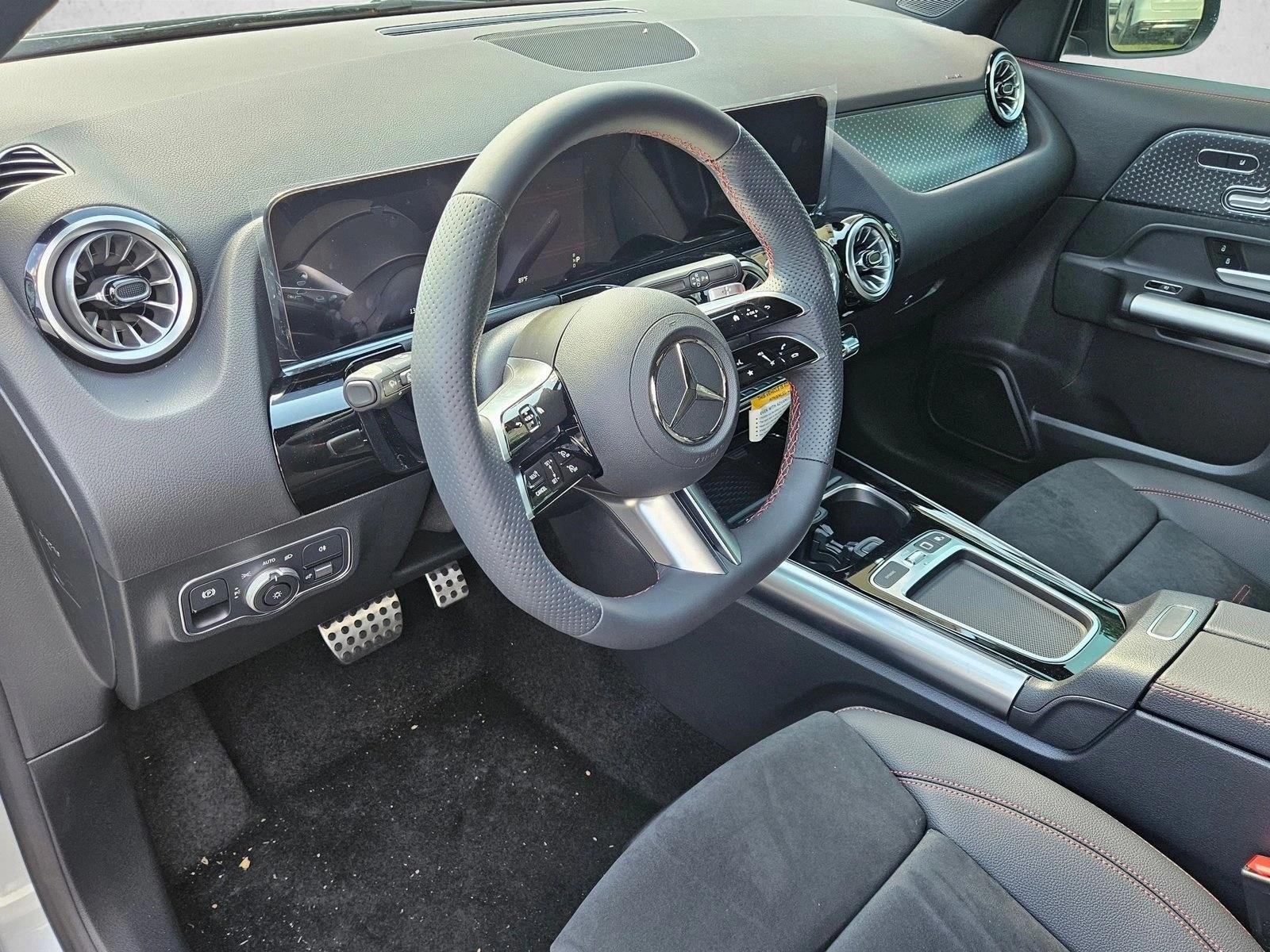 2025 Mercedes Benz GLA 250 photo 3