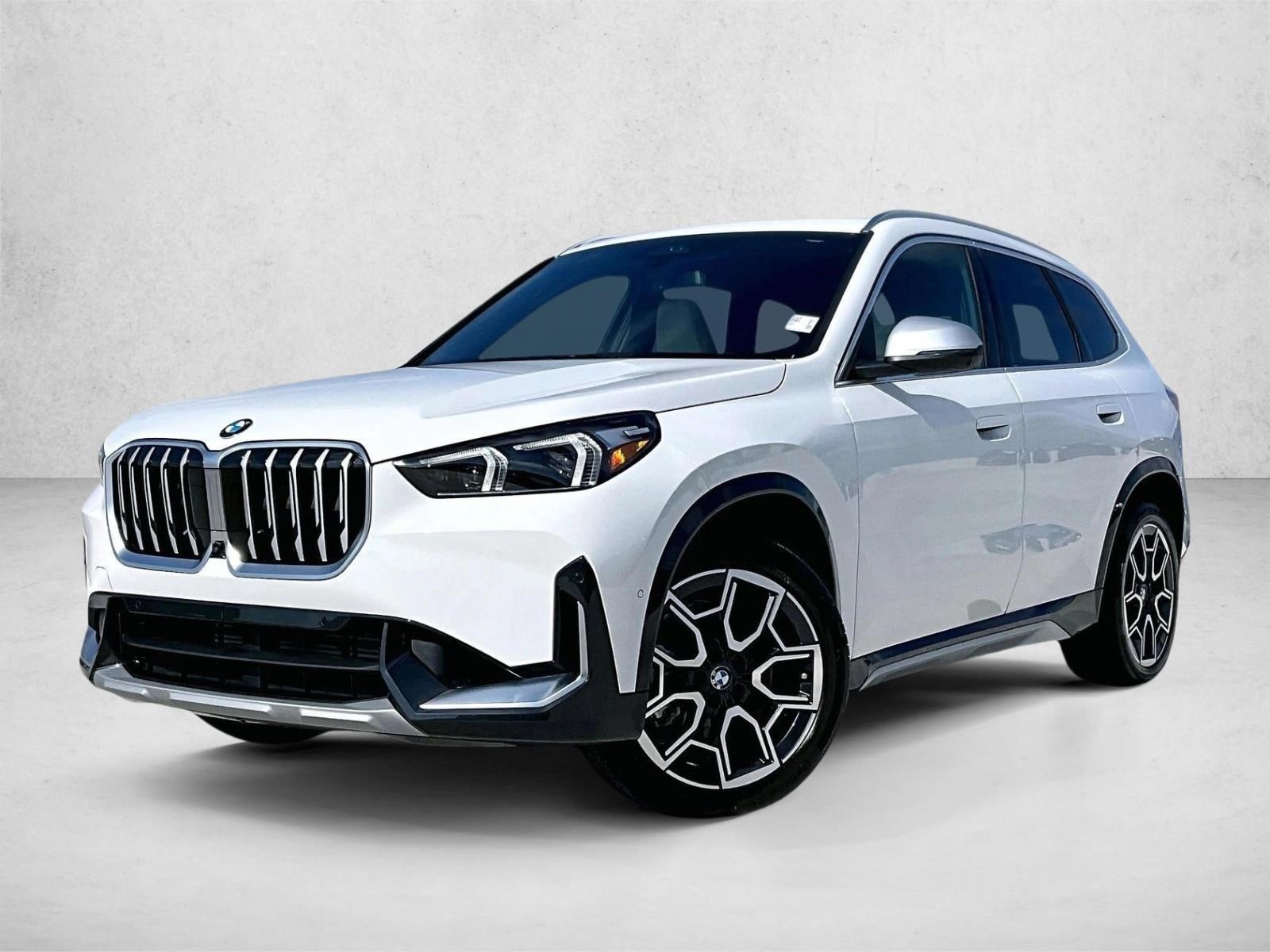 2024 BMW X1 28i's photo