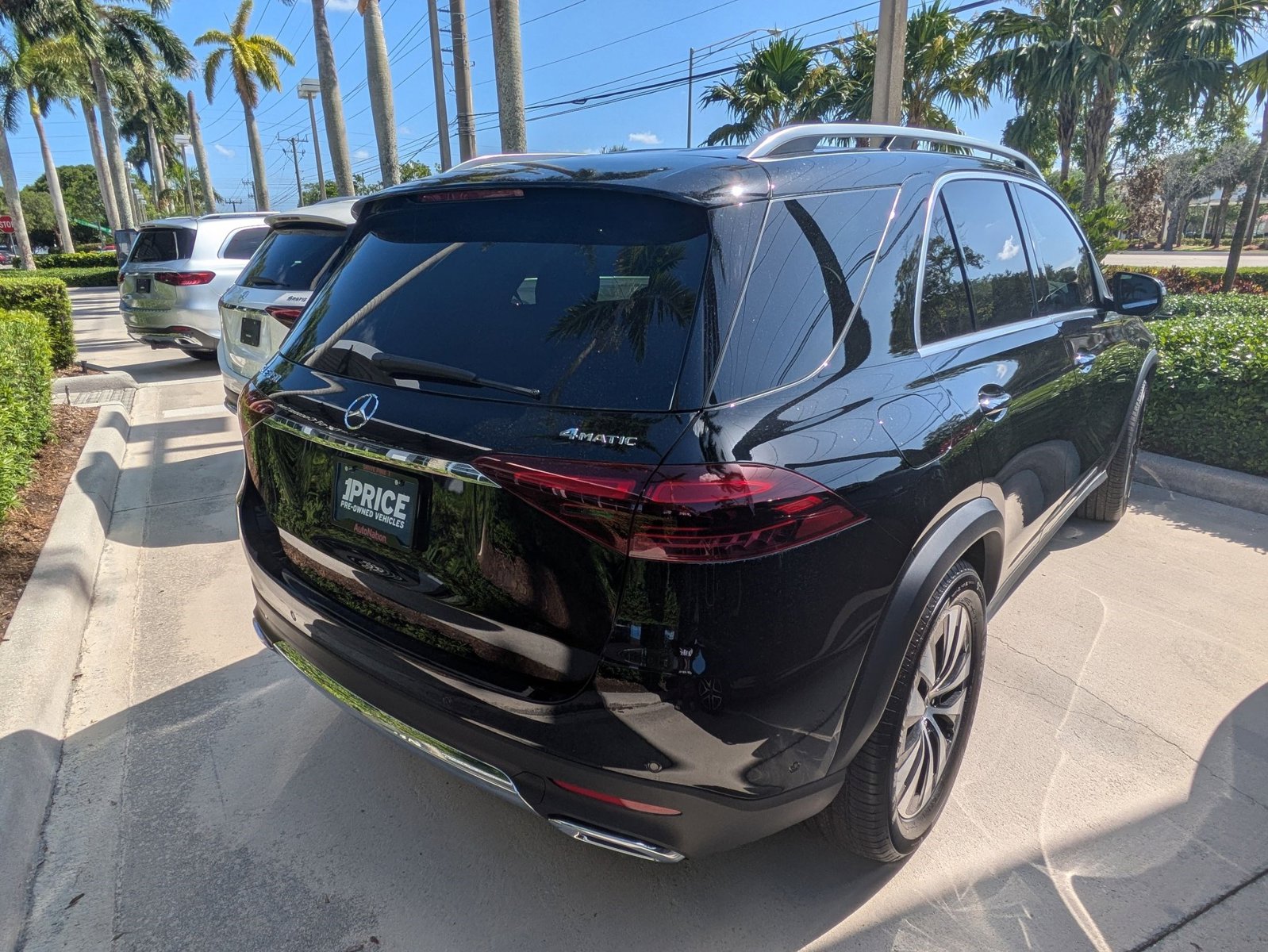 2025 Mercedes Benz GLE 350 4MATIC photo 2