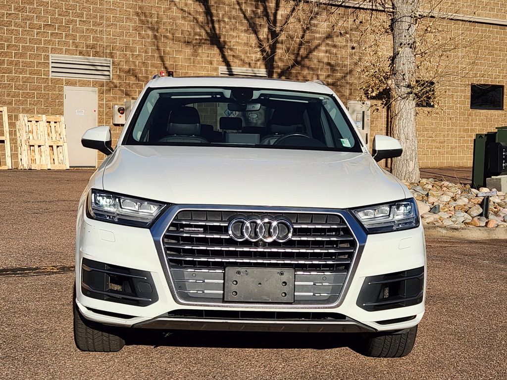 2019 Audi Q7 55 Premium photo 2