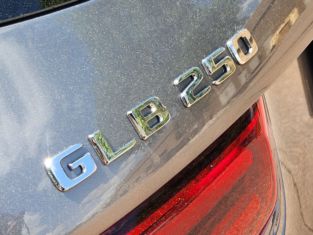 2025 Mercedes-Benz GLB Base - Photo 11
