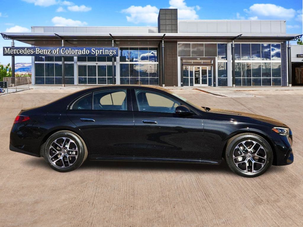 2025 Mercedes Benz E 350 4MATIC photo 4
