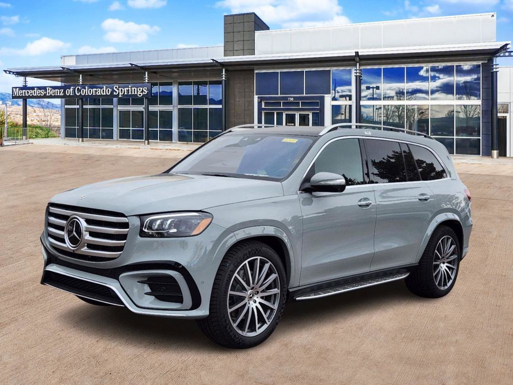 2025 Mercedes Benz GLS 450 4MATIC photo 3