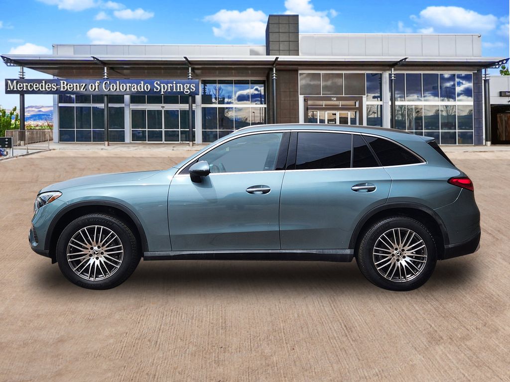 2025 Mercedes Benz GLC 300 4MATIC photo 4
