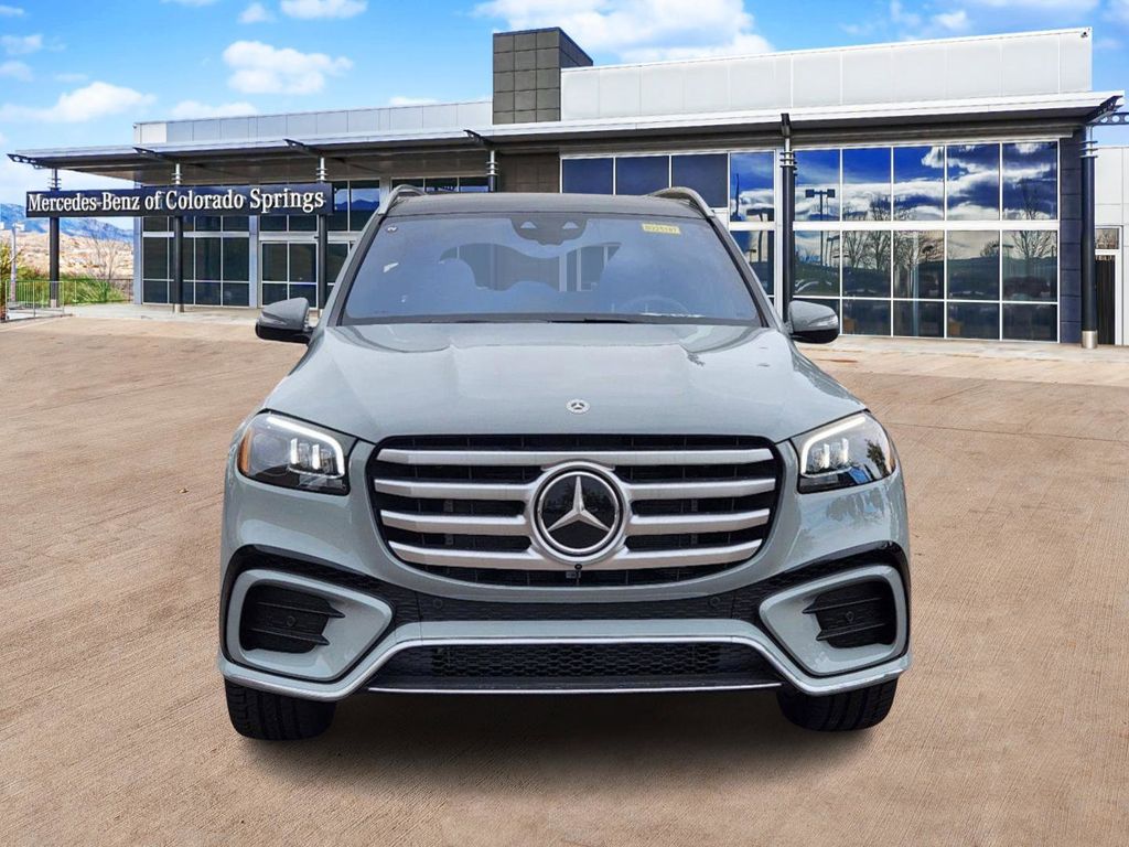 2025 Mercedes Benz GLS 450 4MATIC photo 2