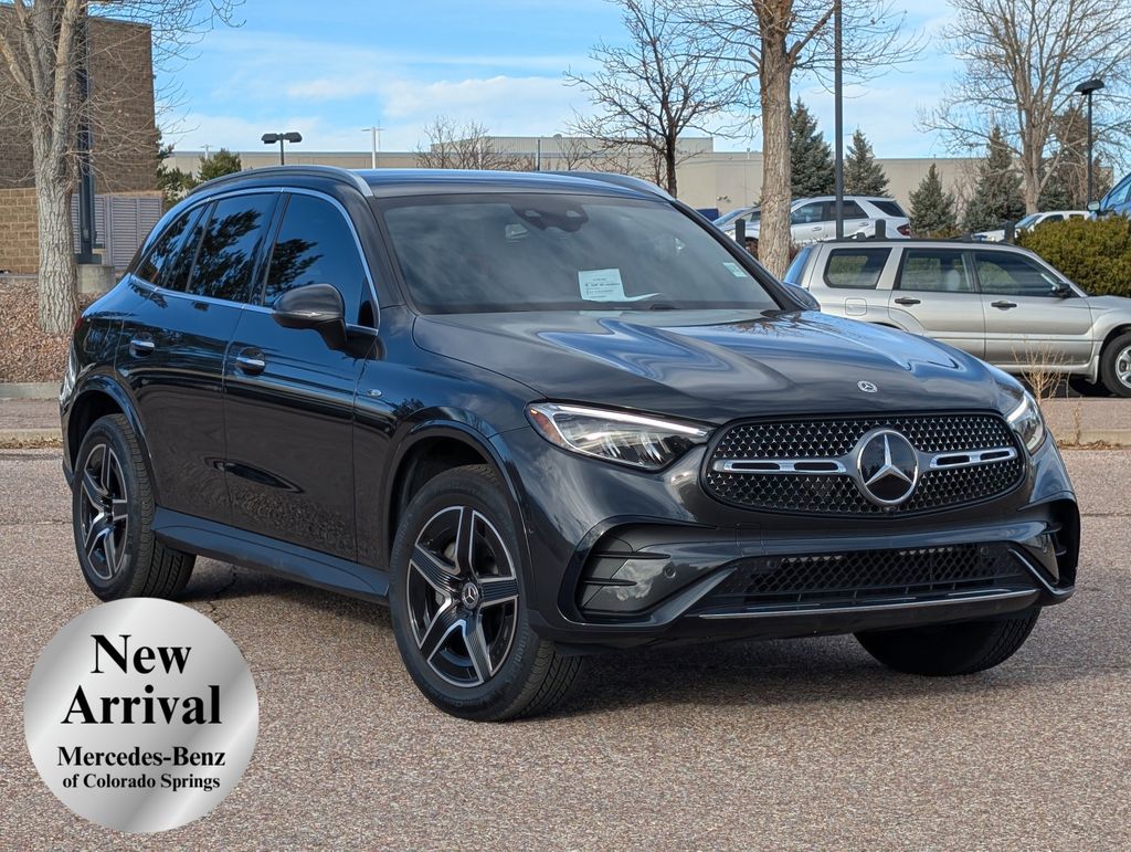 2025 Mercedes-Benz GLC Base's photo