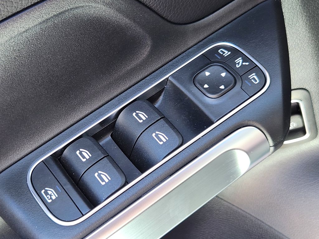 2025 Mercedes-Benz GLB Base - Photo 22