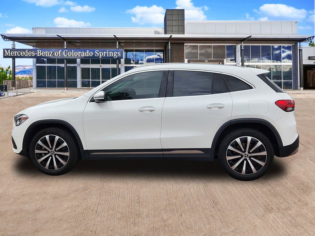 2022 Mercedes Benz GLA 250 4MATIC photo 4