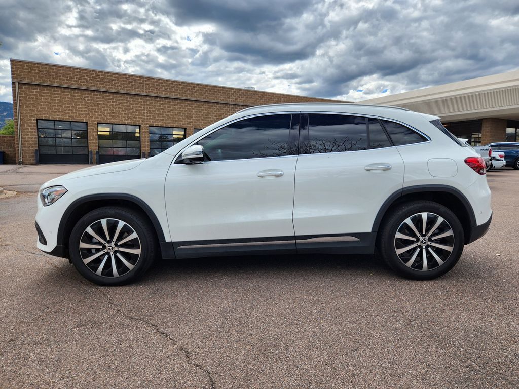2021 Mercedes Benz GLA 250 4MATIC photo 4