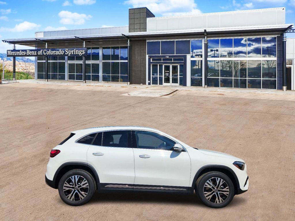 2025 Mercedes Benz GLA 250 4MATIC photo 4