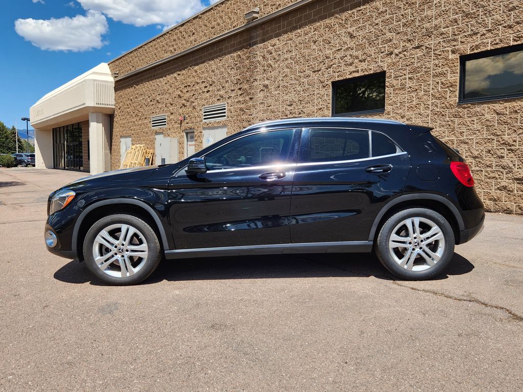 2020 Mercedes Benz GLA 250 4MATIC photo 4