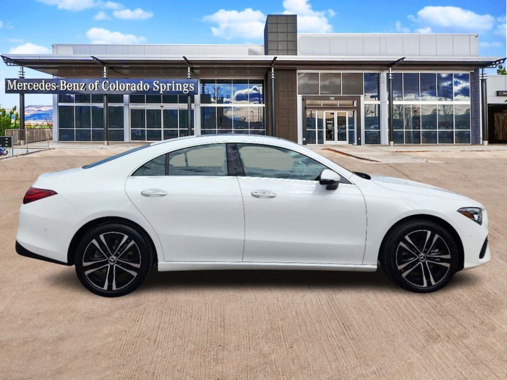2025 Mercedes Benz CLA 250 4MATIC photo 4